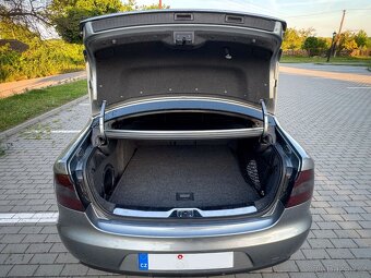 Škoda Superb 2 2.0 TDI DSG 125kw Exclusive - 8