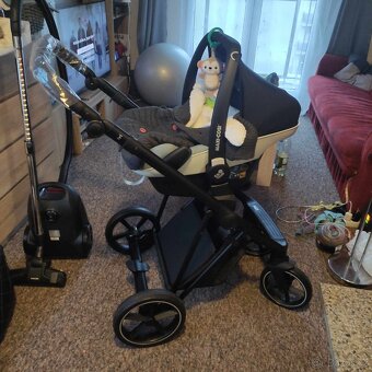 Kočárek Roan IVI + autosedačka Maxi Cosi Pebble pro I size - 8