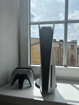 PlayStation 5 s mechanikou (2 ovladače) - 8