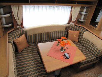 Prodám karavan Hobby 560 kmfe,,r.v.2009 + mover + markýza. - 8