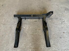 Lada Vaz Žigulik,zadní hlavní nápravnice ,Tel 608 445 411 - 8