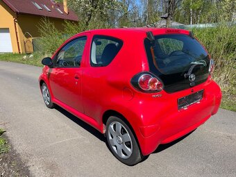Toyota Aygo 1.0i - 8