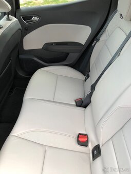 Renault Clio Initiale Paris ( Plná výbava ) - 8