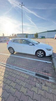 VOLVO V40 D3 110KW 5VÁLEC - 8