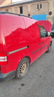 VW Caddy 1.6 - 8