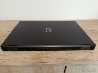 Dell 5590 i5 / 8 GB / 256 SSD / Windows 11 - 8