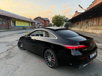 Mercedes Benz E450 coupe 3.0 V6 - 8