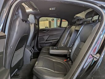 Jaguar XE 2.0d A/T R-SPORT PANORAMA, KAMERA, DPH - 8