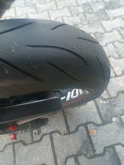 Kawasaki ZX10R 2004 - 8