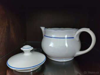 Bílý porcelánový servis s modrým proužkem - 8