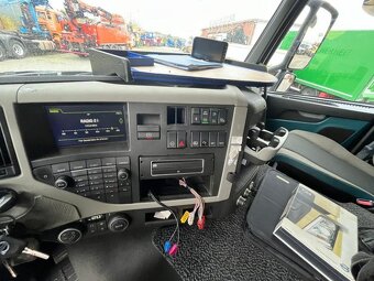 Volvo FM 420 - 6x2–Valník+HR-Palfinger PK 27002-SHE 27t/+Jib - 8