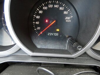 Suzuki Grand Vitara 2,0i benzín 103kw - 8