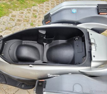 Piaggio Beverly 125 - 8