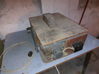 Stará stolní kotoučová pila. - 8