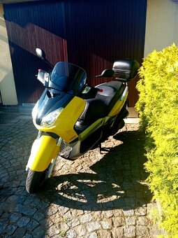 YAMAHA X MAX - 8