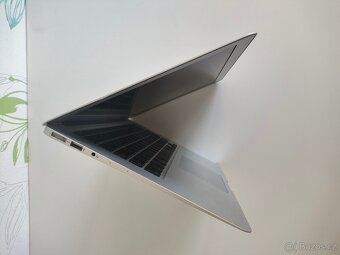Apple MacBook Air 13-inch 2013 i-5/8Gb/256 SSD - 8
