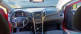Hyundai i30 CRDi 1,6 CW combi diesel - 8