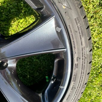 Kola 245/35 R19 - Renault Laguna - 8