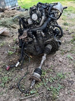 Prodam,motor Mazda 6 - 8