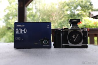 Olympus OM-D set – tělo + profi příslušenství TOP STAV - 8
