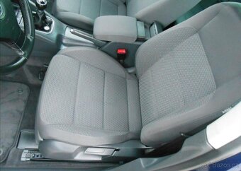 Volkswagen Jetta 2,0 TDI 103 kW CZ Serviska nafta - 8