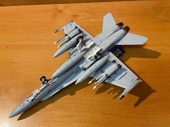 F-18 Hornet - model letadla 1:72 - 8