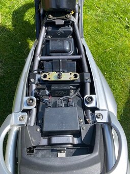 Suzuki XF 650 Freewind - 8