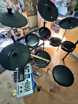 Alesis DM10 + Medeli AP30 kombo – komplet pro bubeníka - 8