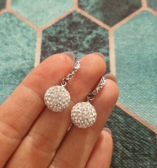Nové dámské stříbrné náušnice kuličky třpytivé s kamínky - 8