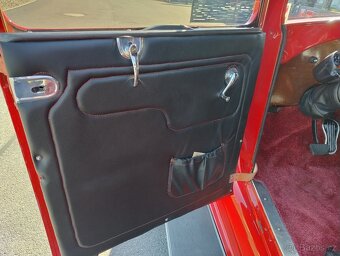 Ford Model A tudor & Panzer - 8