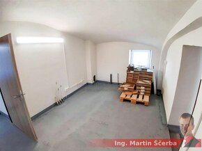 Výrobní a skladovací prostory + byt o velikosti 140 m2 - 8