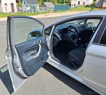 Ford Fiesta 1242 cm, 60 kw, 2012 benzím - 8