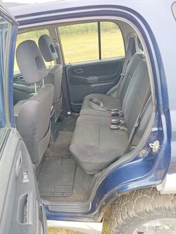 Suzuki Grand Vitara 2.0 - 8