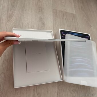 iPad Pro 12.9 6 gen + Magic Keyboard + Apple Pencil 2 - 8