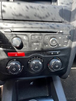 C4 (B7) 1,4 VTi, najeto 107320km, r.v. 3/2014 - 8