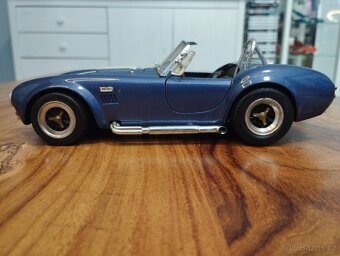 Shelby Cobra 1/18 Road Tough - 8
