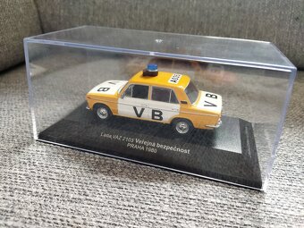 Lada vaz 2103 Veřejná bezpečnost 1:43 Foxtoys limited 999ks - 8