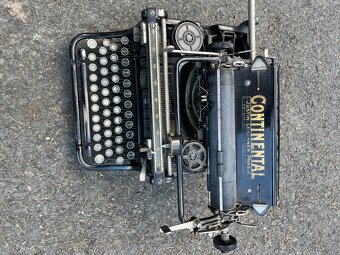 Psací stroj Continental Justin Löschner, Prague 30.léta - 8