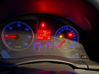 VW Golf V 2.0 TDi 4motion 4x4 - 8