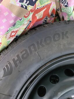 Zimni pneu+plechové disky 5x114.3 nissan - 8