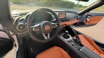 Fiat 124 Spider - 8