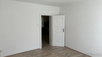 Pronajmu byt 2+1, 45 m² – Cheb (Riegerova 16) - 8