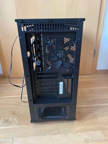 Be Quiet Dark Base 700 - 8