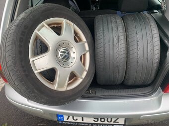 Volkswagen Golf 1.4 16V - 8