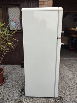 Lednice s mrazákem Amica - 8