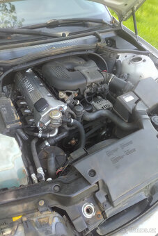 BMW 318i e46 touring - 8