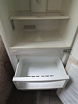 LEDNICE S MRAZAKEM,VELKA,PLNE FUNKCNI - 8