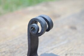 Kovaná petlice, kované panty, kované kliky atd. - 8