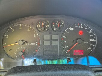 Audi A4 1.6i - 8