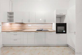 LUXUSNÍ NOVÝ Byt 2+1 70m2 Židlochovice-centrum; 3 metrové st - 8
